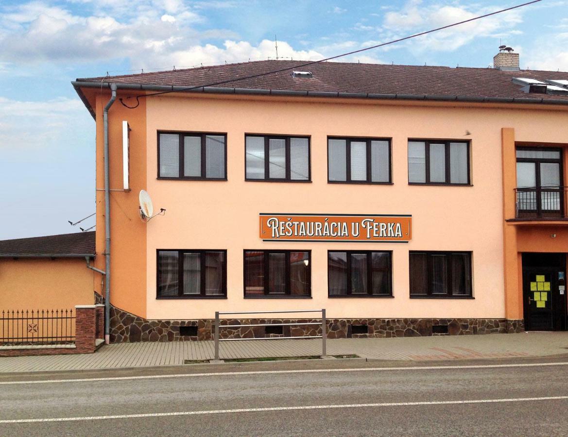 Hotel U Ferka à Lemesany Extérieur photo