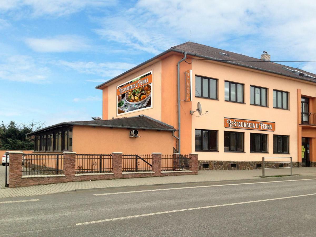 Hotel U Ferka à Lemesany Extérieur photo